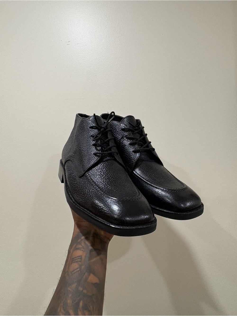 Classic Leather Lace-Up Chukka Boots